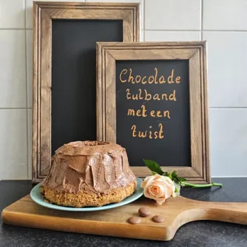 Sfeerfoto van klein en middelgroot krijtbord met sierlijke lijst